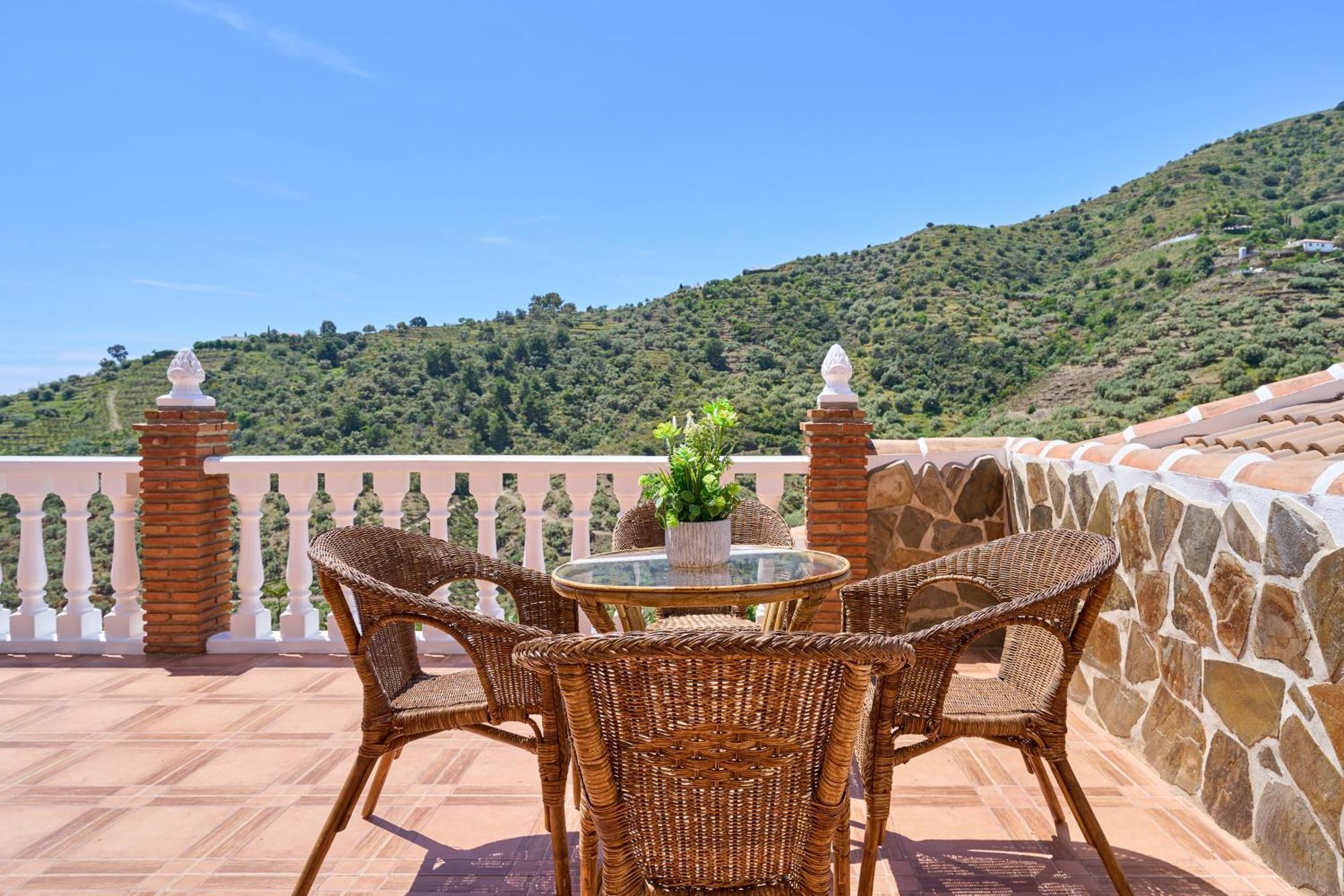 Villa Javier En Sayalonga Exteriér fotografie