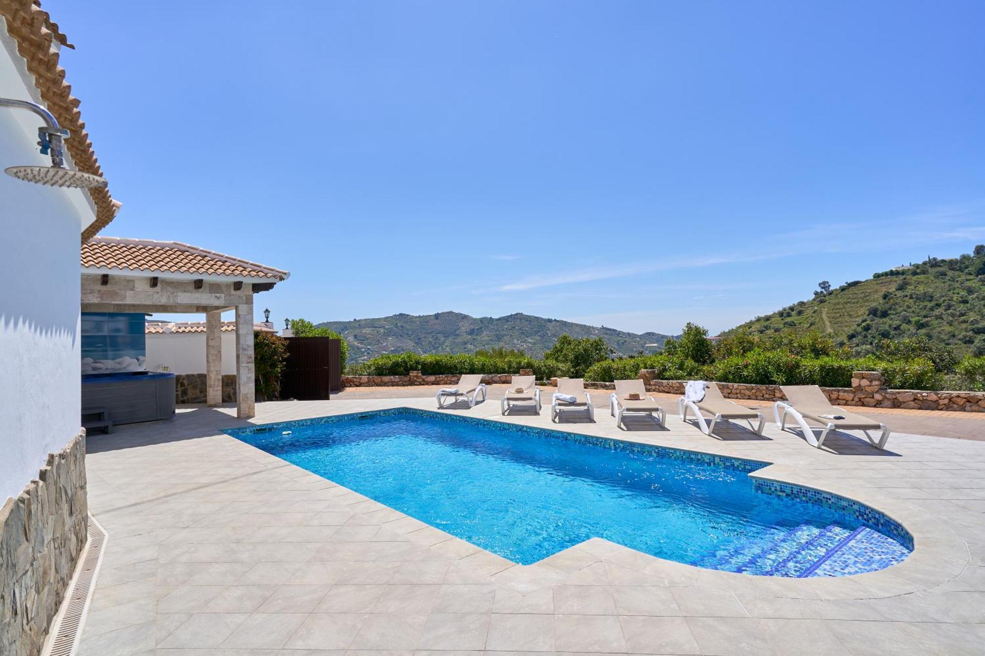 Villa Javier En Sayalonga Exteriér fotografie